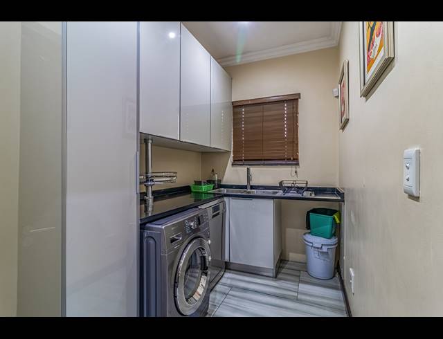 4 BEDROOM CLUSTER FOR SALE IN BASSONIA